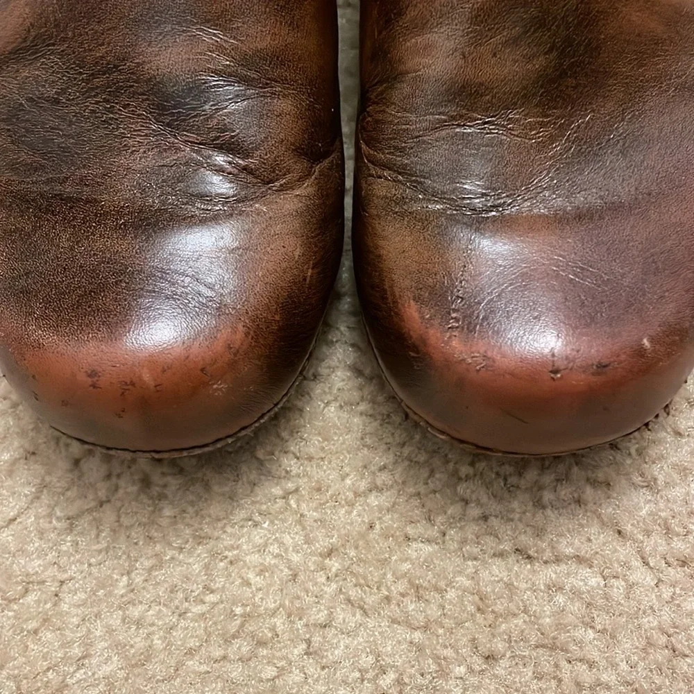 Womens Dansko Brown Leather Clogs. Size 38 - Picture 3 of 8